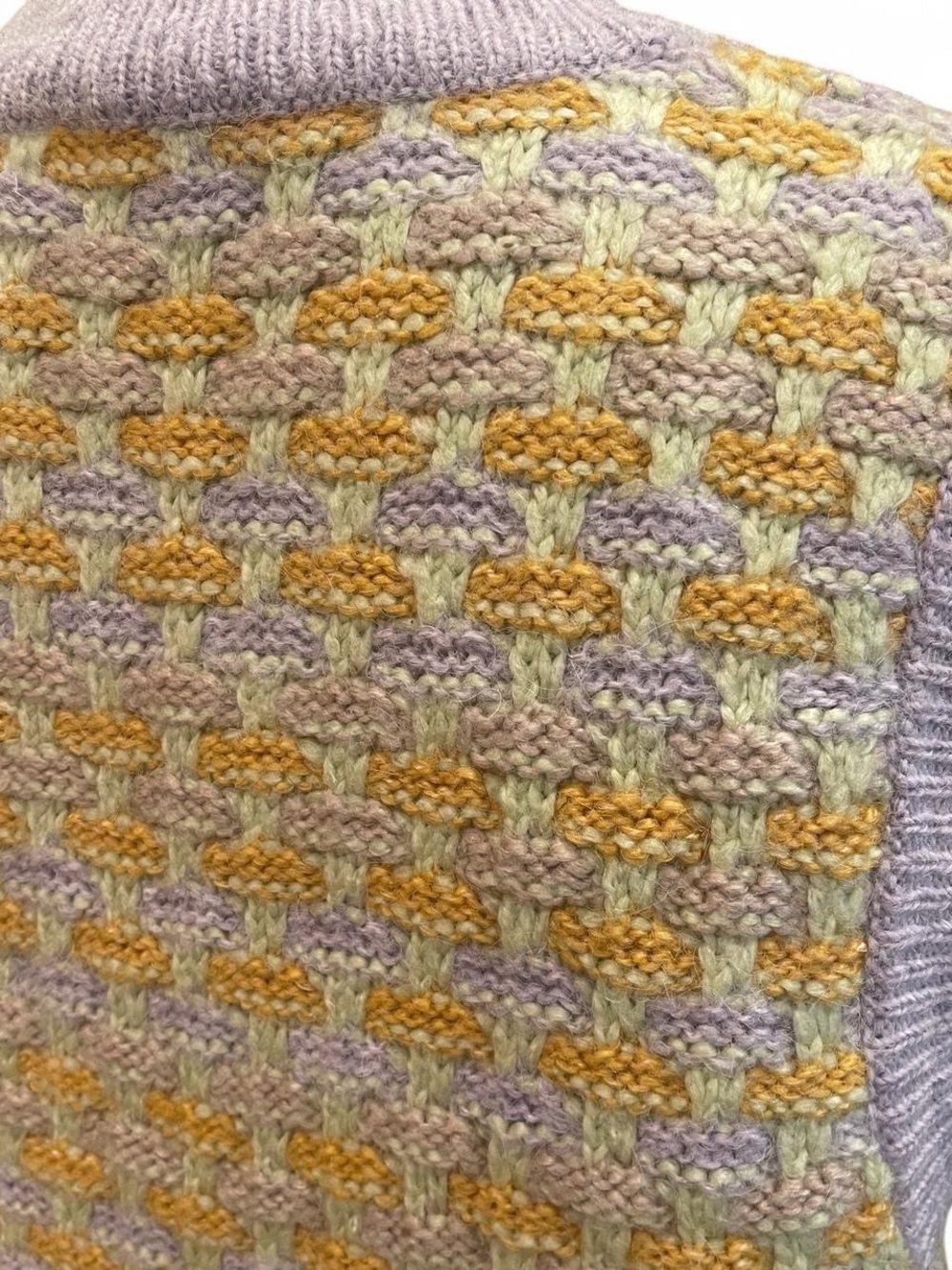 Mango Lavender & Yellow Sleeveless V-Neck Knit Vest - Picture 4 of 5